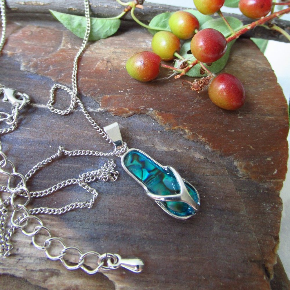 Necklace Flip Flop - Picture 2 of 16